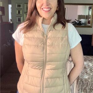 NWT Tan Quilted Puffer Vest With Detachable Bag with Clip S,M, & L